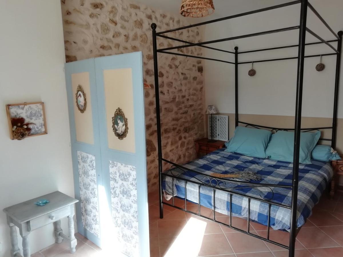 Вилла Les Bories En Champagne Montlevon Экстерьер фото